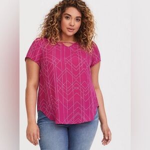 NWT Torrid Georgette Keyhole Rose Dot Top Size 4